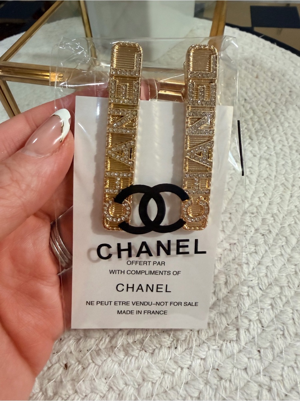 Compliments of CHANEL - 2 Gold Rhinestone Metal Hair Clips - New in bag - Picture 9 of 11